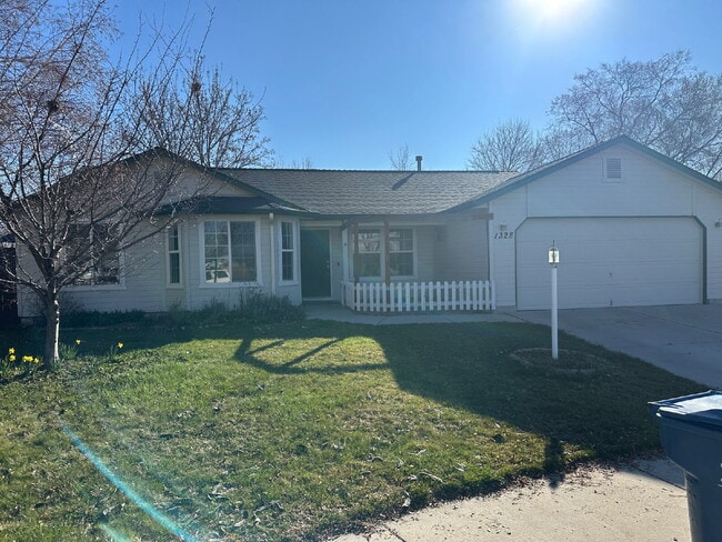 Photo - 1328 Goldenrod Pl