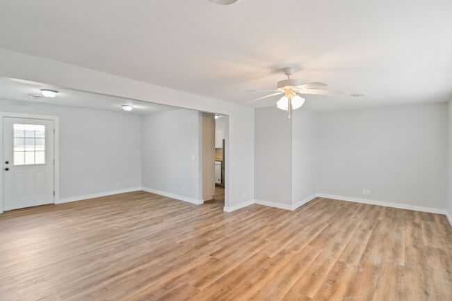 Photo - 814 Carson Dr