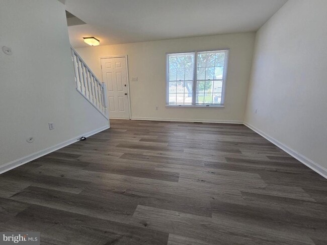 Building Photo - 23 Lordship Ln