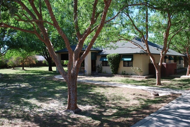 Photo - 1420 E Branham Ln