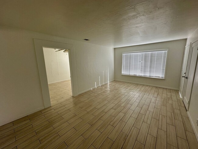 Photo - 1024 Jefferson Blvd