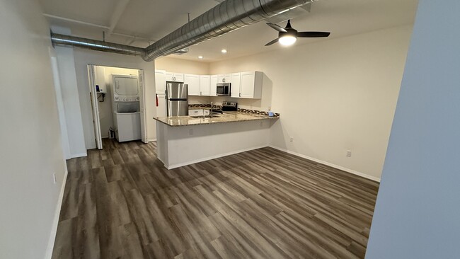 Photo - 1020 Lomas Blvd NW Apartment Unit 6