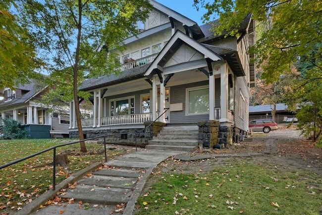 Photo - 615 W 6th Ave