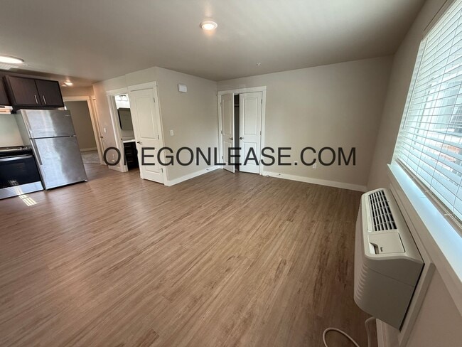 Newer 2-Bedroom Apartment located off Jasp... - Newer 2-Bedroom Apartment located off Jasp... Unit 4080 Horace st #8