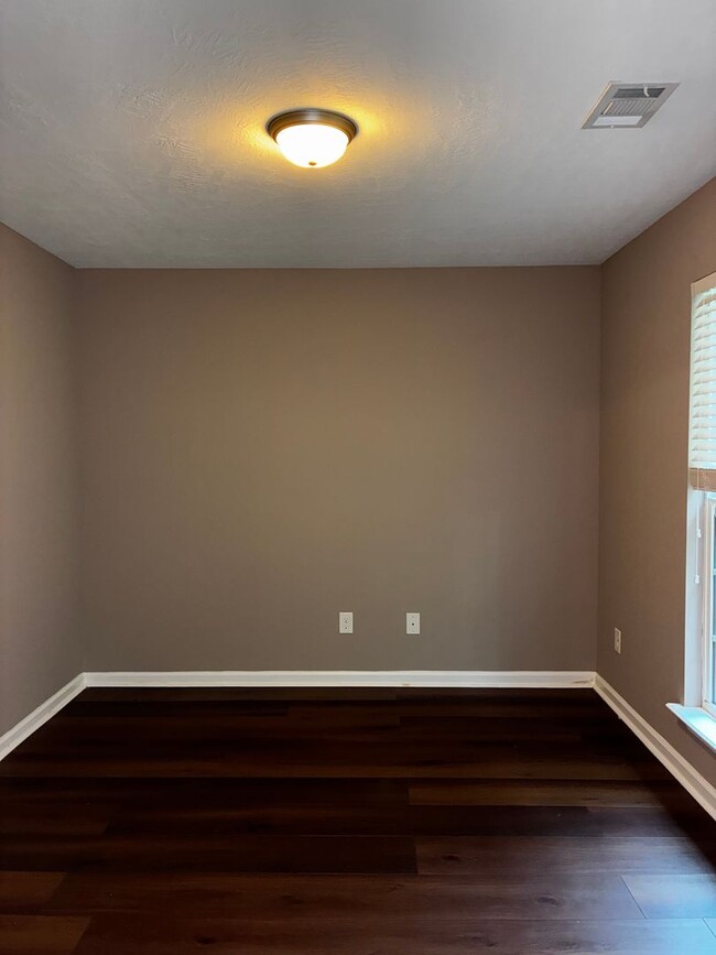 Photo - Elegant 3-Bedroom Townhouse with Modern Comforts.