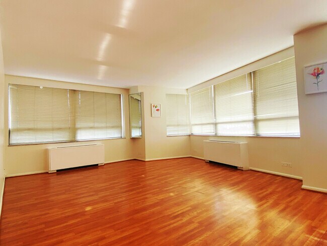 Photo - 5701 N Sheridan Rd Unit 11 A