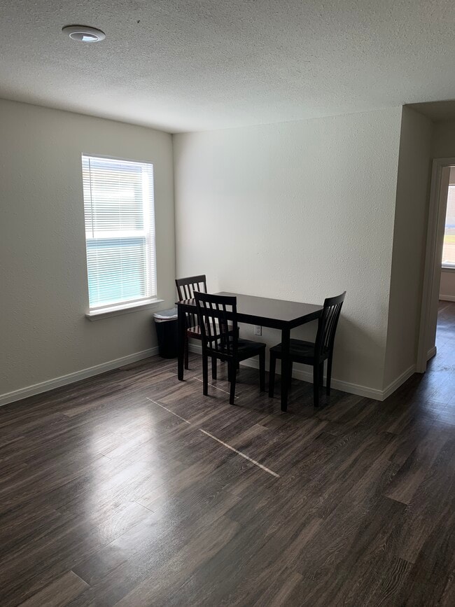 Photo - 1357 Beech St