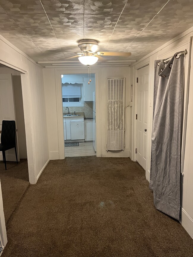 Building Photo - 112 E Young St Rental