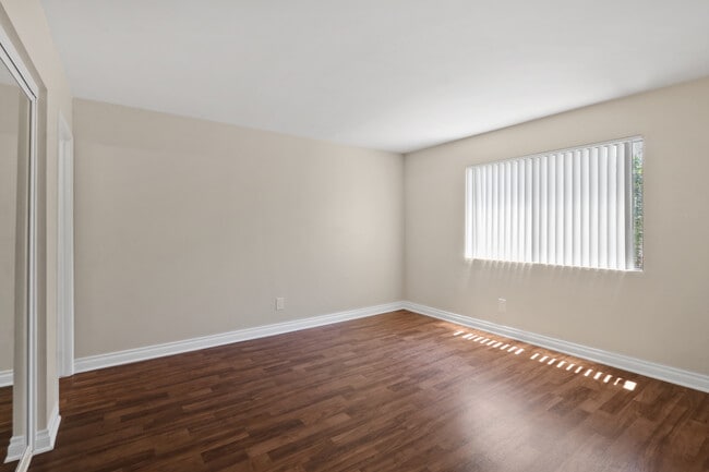Emerald Court Apartments