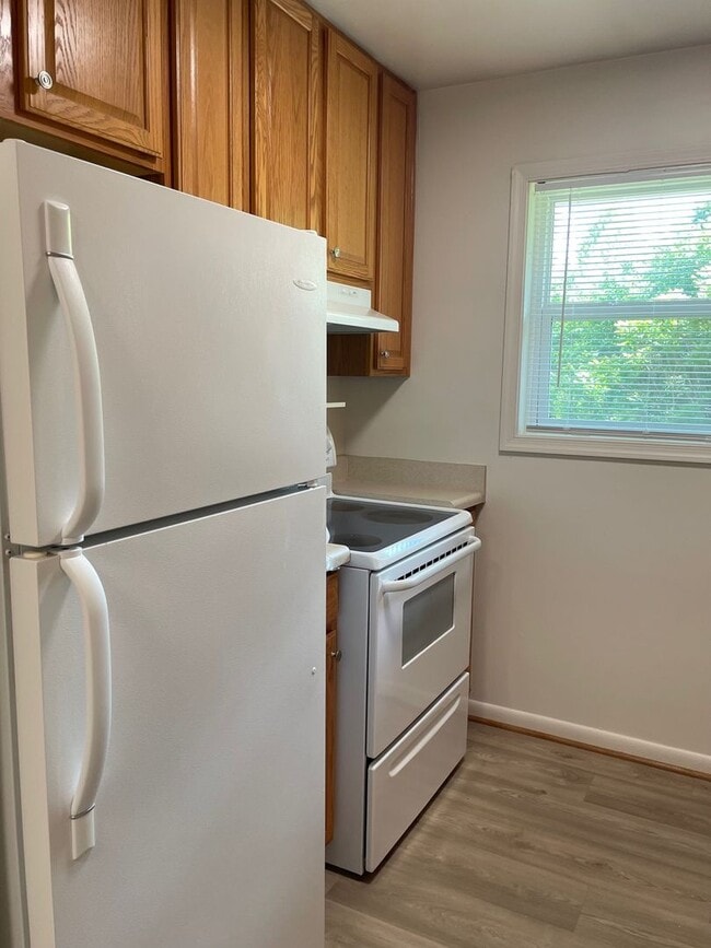 Photo - Charming 2 bedroom condo off of Jamestown Road! AVAILABLE July 2026!