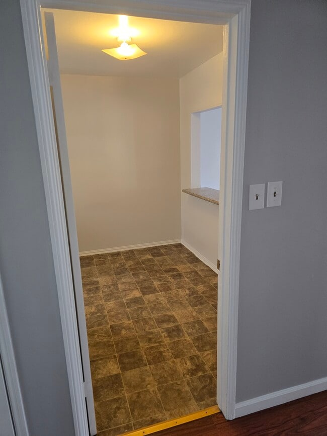 Photo - 8927 Reading Ave Unidad 8927 Reading Ave