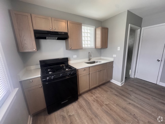 Building Photo - 10945 S Green St Rental