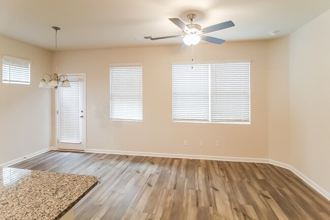 Photo - 2890 Saratoga Lake View