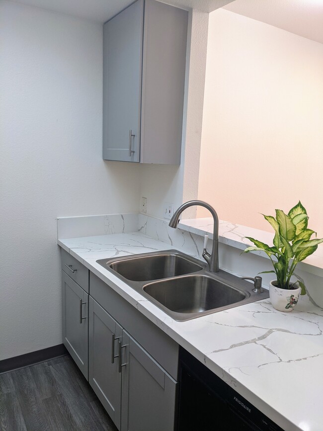 Photo - 19350 Sherman Way Unit 125