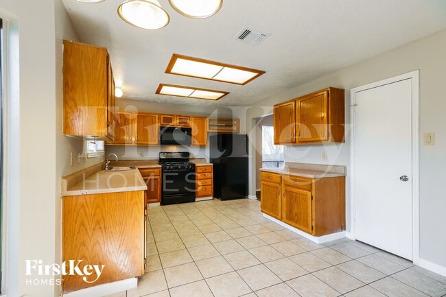 Photo - 7447 Woodland W Dr