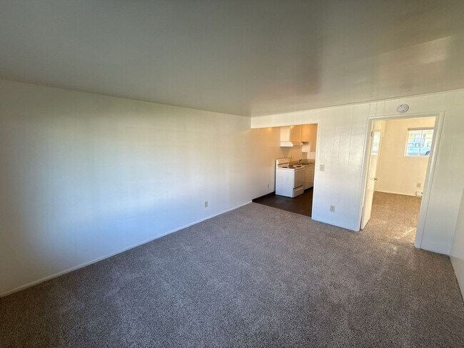 Photo - 580 Ford St SE