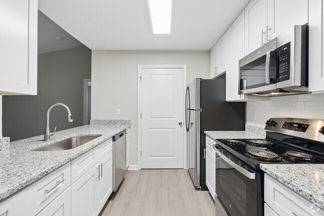 2BR, 2BA - 1,157SF - Kitchen - Collingwood Apartments