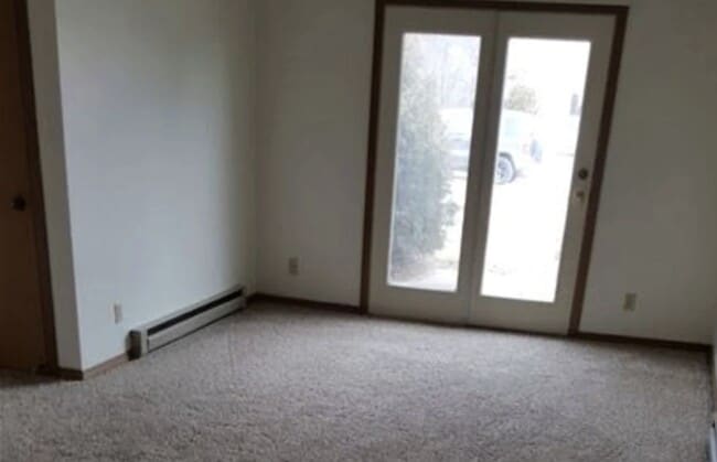 Photo - 300 Knoll Creek Dr