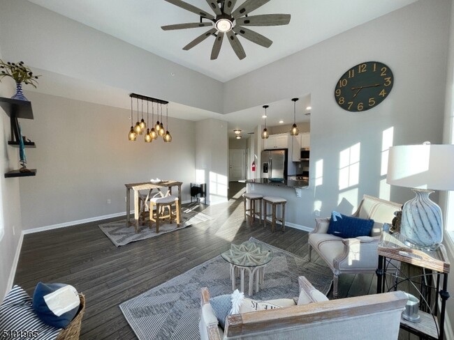 Photo - 5 W River Styx Rd Unit 302