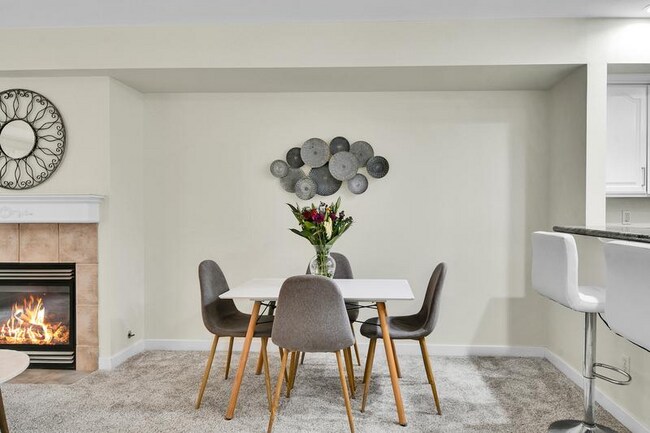 Photo - 4847 California Ave SW Unidad #205