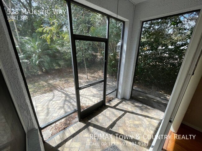 Photo - 528 Majestic Way