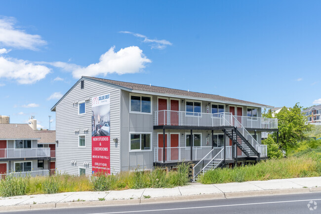 College Crest - College Crest Apartments