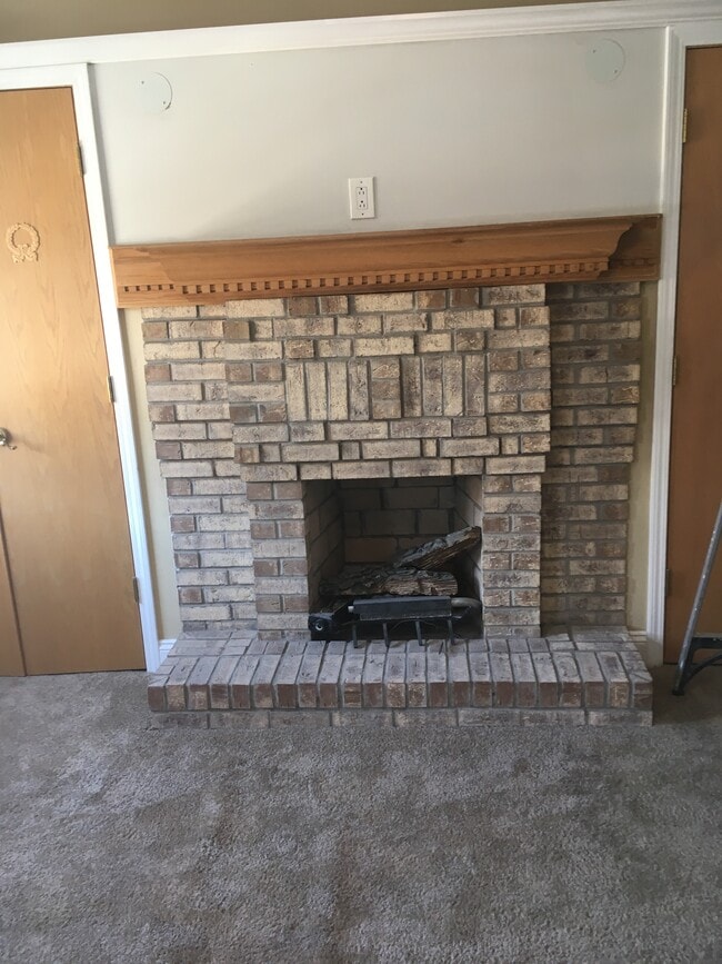 Photo - 1918 Larkins Way