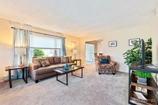 Photo - 177N Rossmoor Dr Unidad B