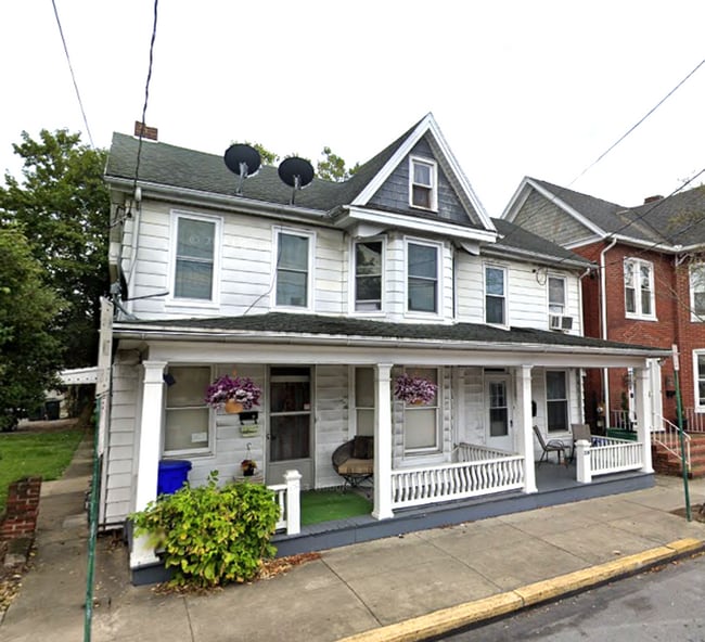 Building Photo - 238 E King St Unit 238 B