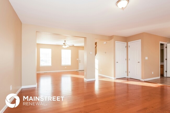 Photo - 2303 Pond Ct