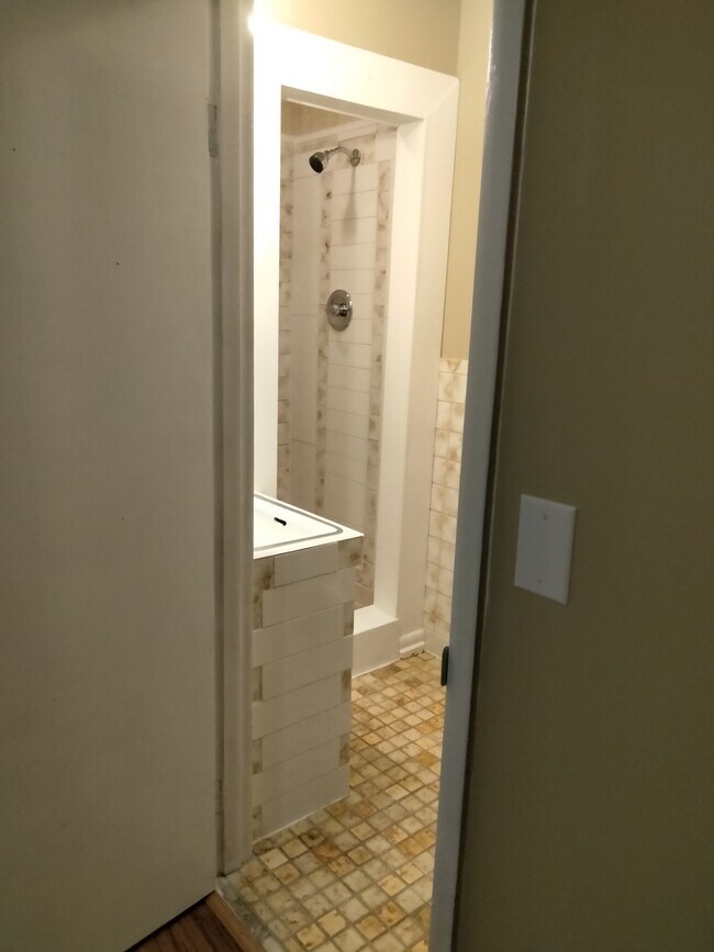 Photo - 1406 Parkside Dr Unit B