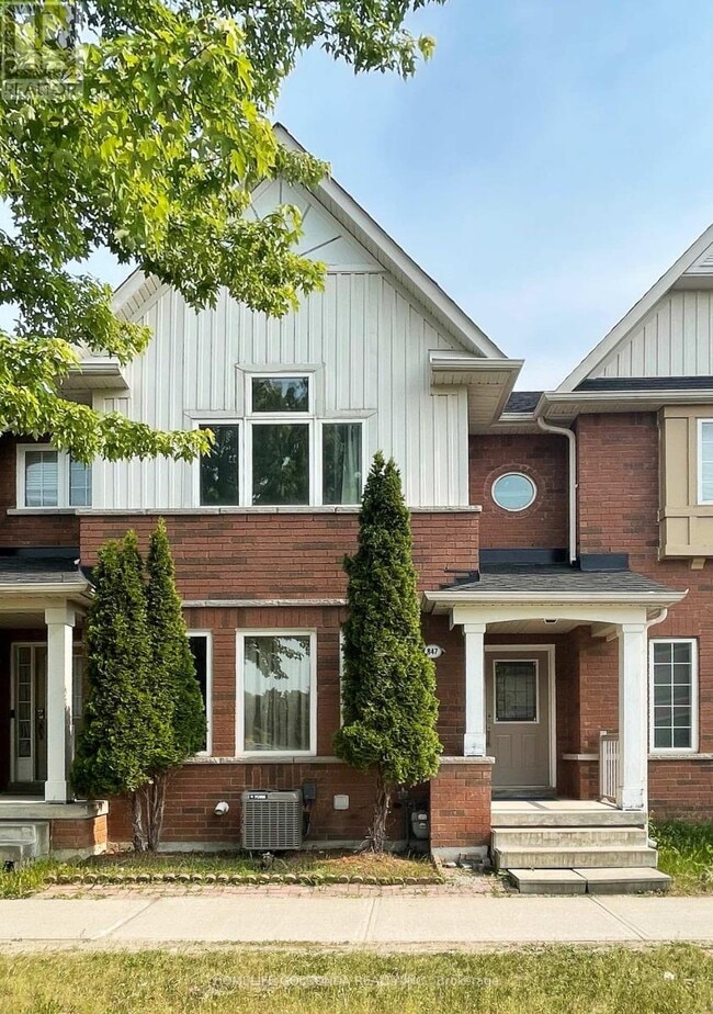 Photo - 847 Bur Oak Ave