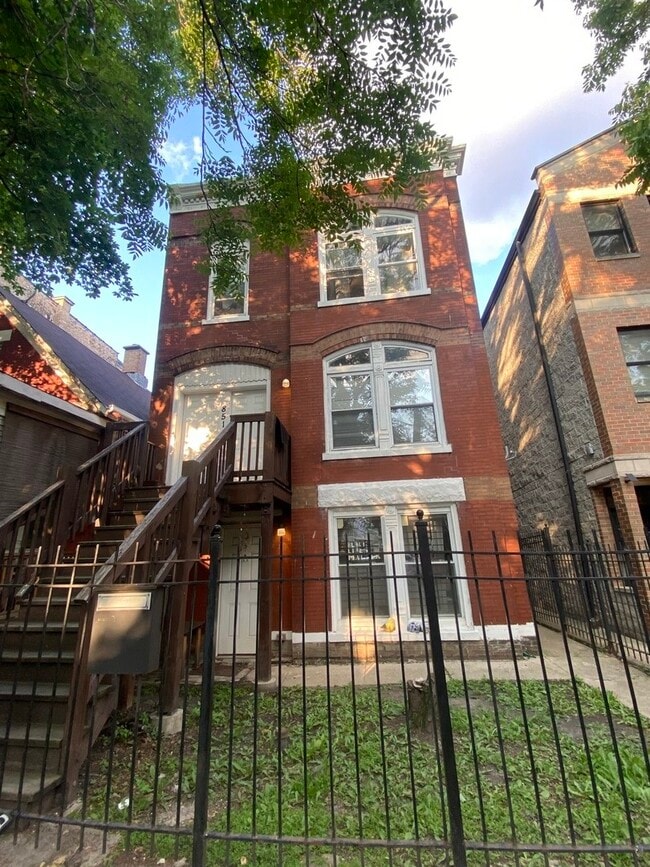 Photo - 851 N Mozart St Apartamento Unidad 3
