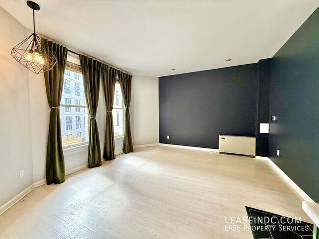 Photo - 1300 Massachusetts Ave NW Unidad #406