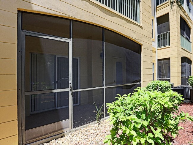 Photo - Royal Greens 11480-102 Unit Royal Greens 11480-102