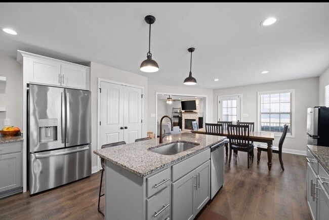 Photo - 718 Banister Dr