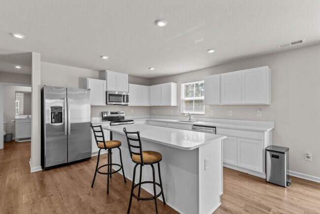 Photo - Spacious Home for Rent in Portsmouth!