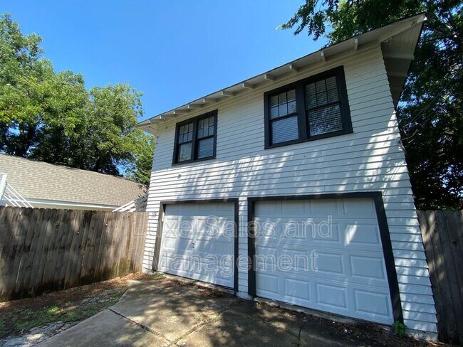 Photo - 119 NW 27th St