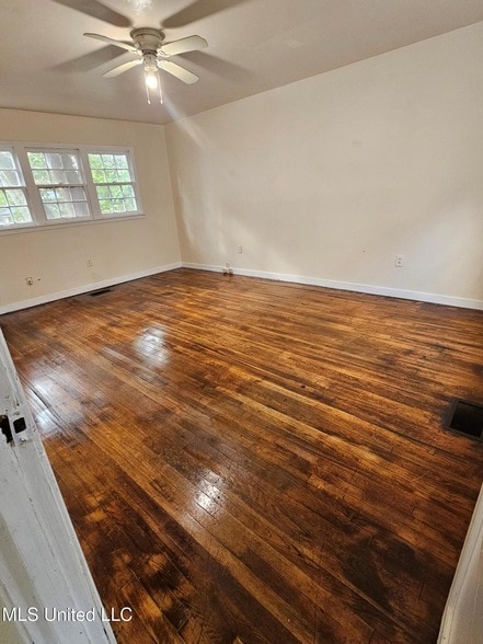 Photo - 4627 Estelle Dr