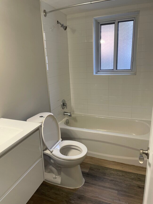 Photo - 2148 Lilnan Ct Unit 4