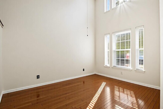 Photo - 2100 Hilton Head Dr