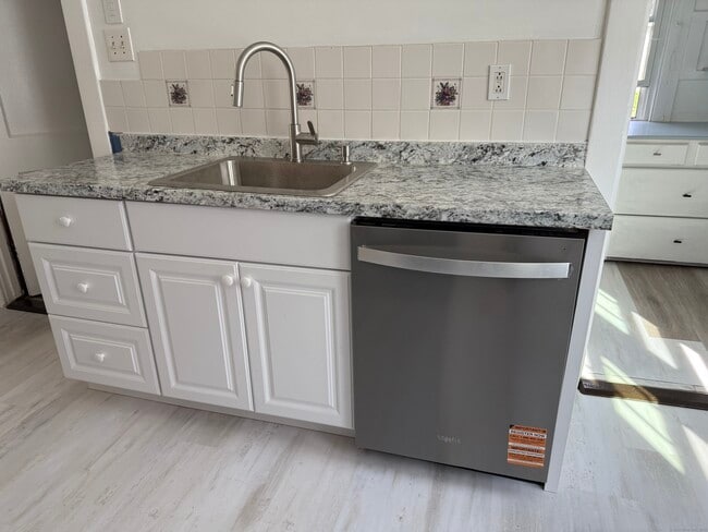 Photo - 18 Fennbrook Rd