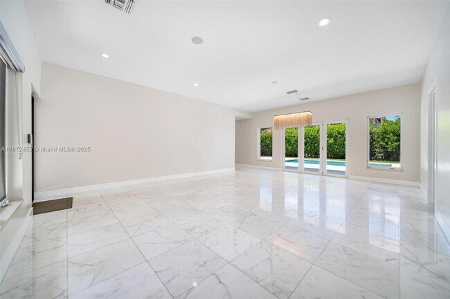 Photo - 511 Madeira Ave