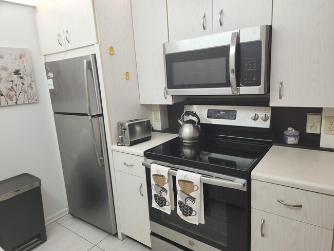 Photo - 3059 Ainslie Dr Unidad D