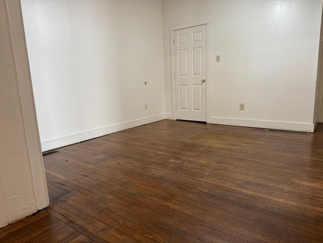Dining room - 414 E 2nd St Unit 1