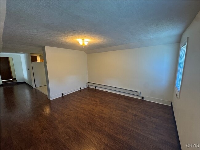 Photo - 5623 Bridge St