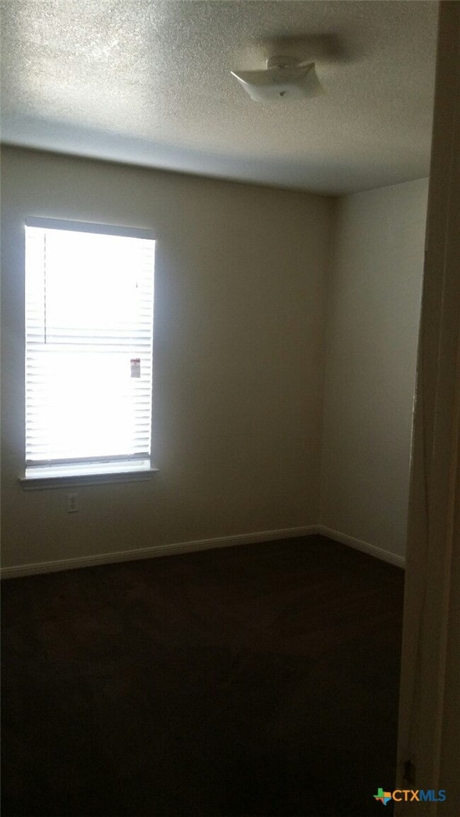 Building Photo - 1102 Circle M Dr