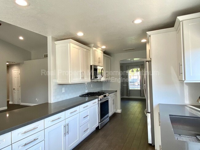 Photo - 6509 N Vista Ave