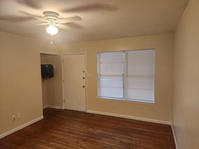 Photo - 615 S 1st St