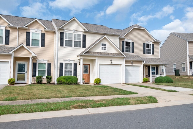 Photo - 558 Calen Ln